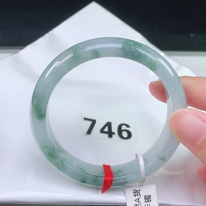 翡翠未镶嵌手镯翡翠