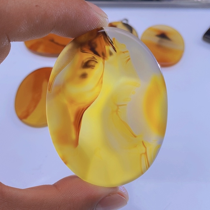 玛瑙/玉髓颈饰未镶嵌