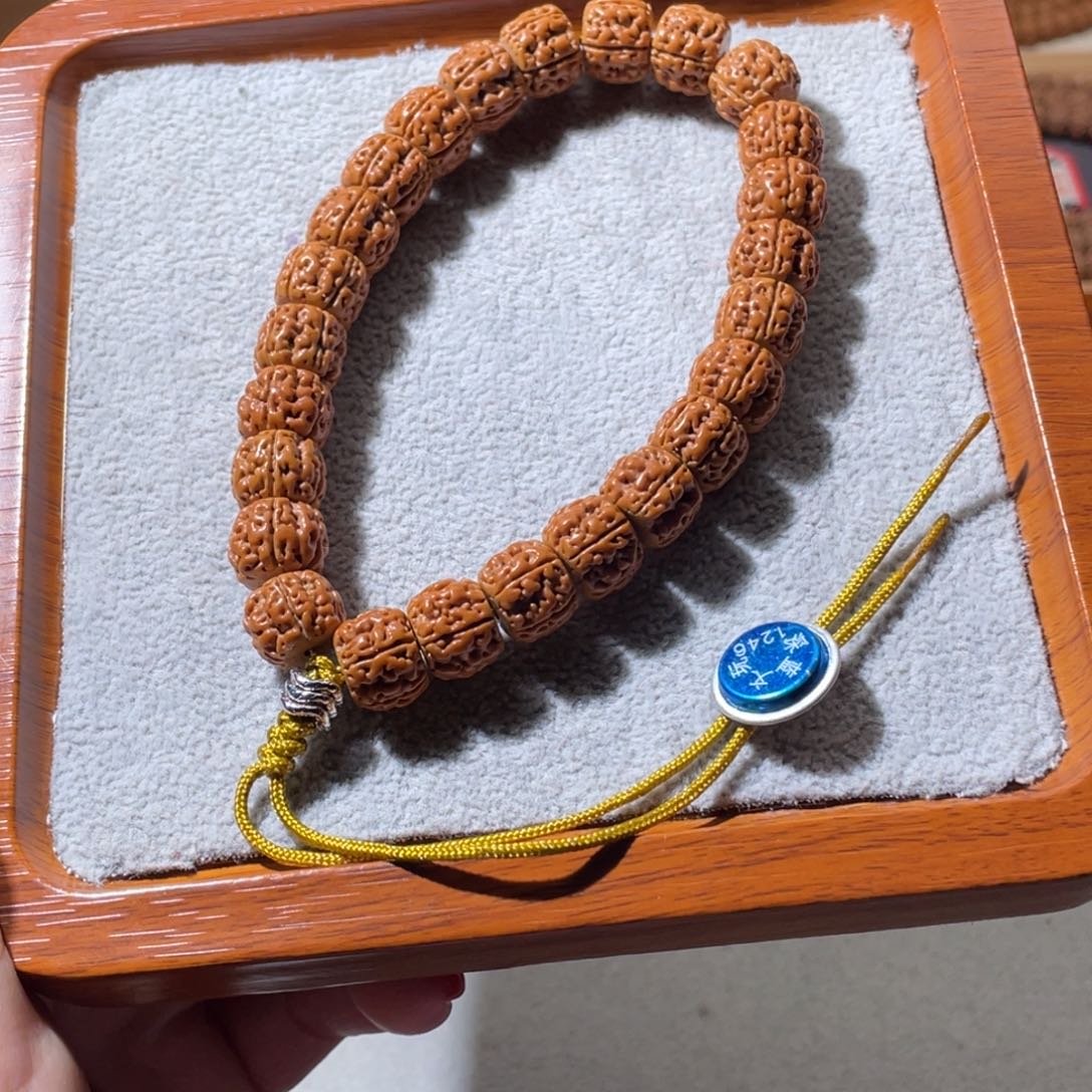 金刚菩提吊坠森****）精品盘龙11.5