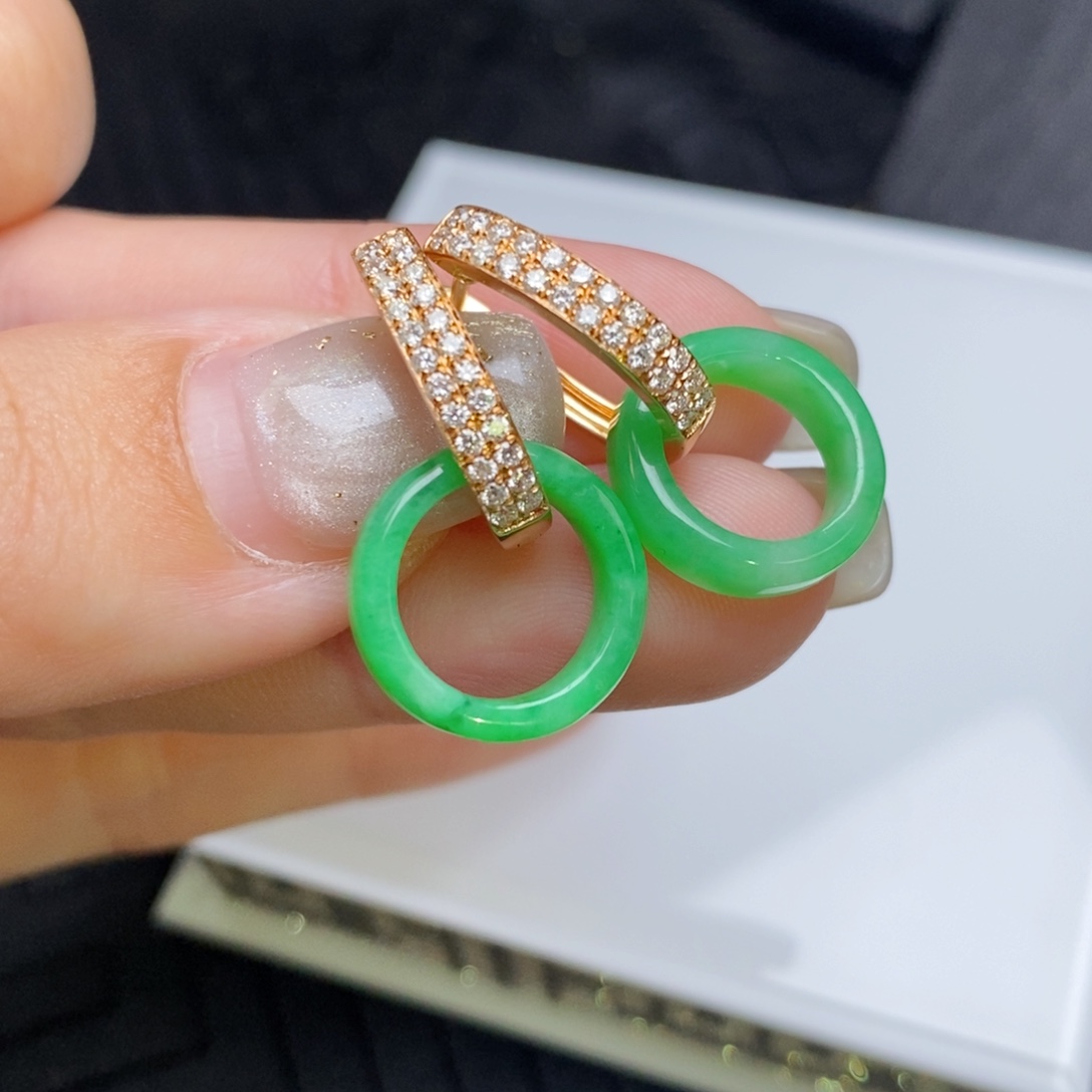 翡翠18K金镶嵌耳饰圈圈