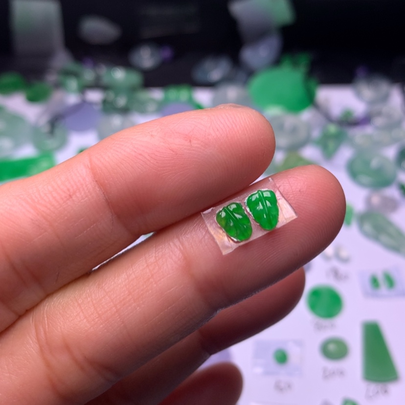 【闪购商品】翡翠颈饰未镶嵌叶