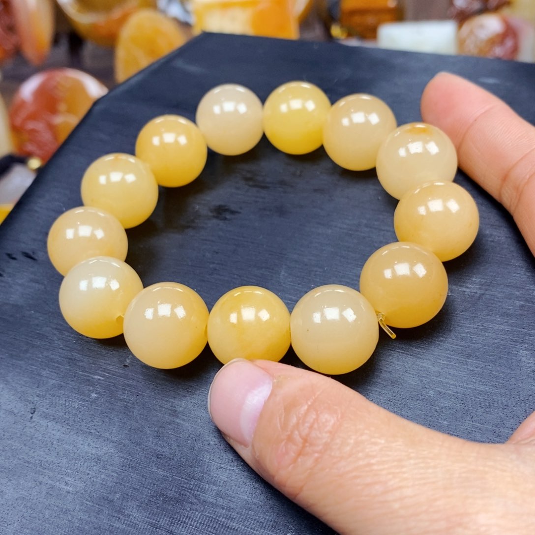 石英质玉（黄龙玉）颈饰未镶嵌