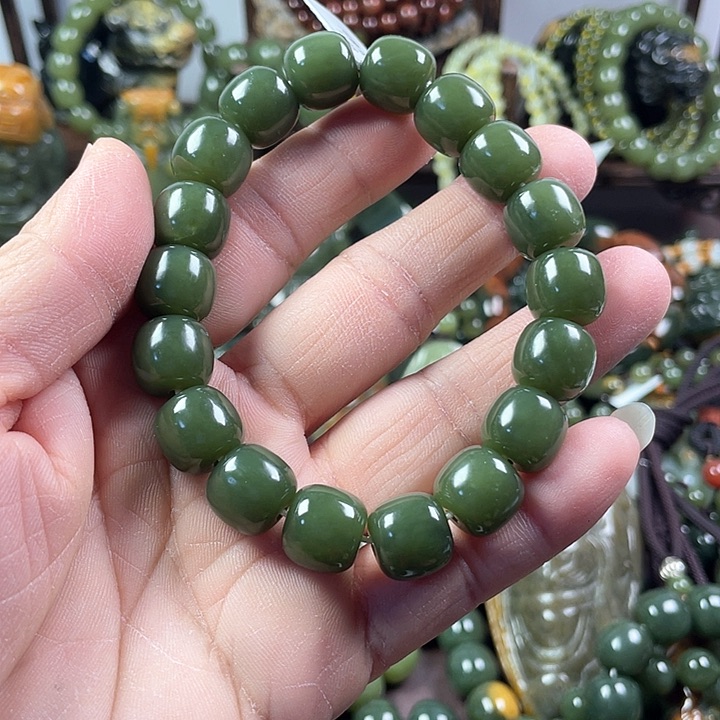 透闪石质玉手链未镶嵌艾*