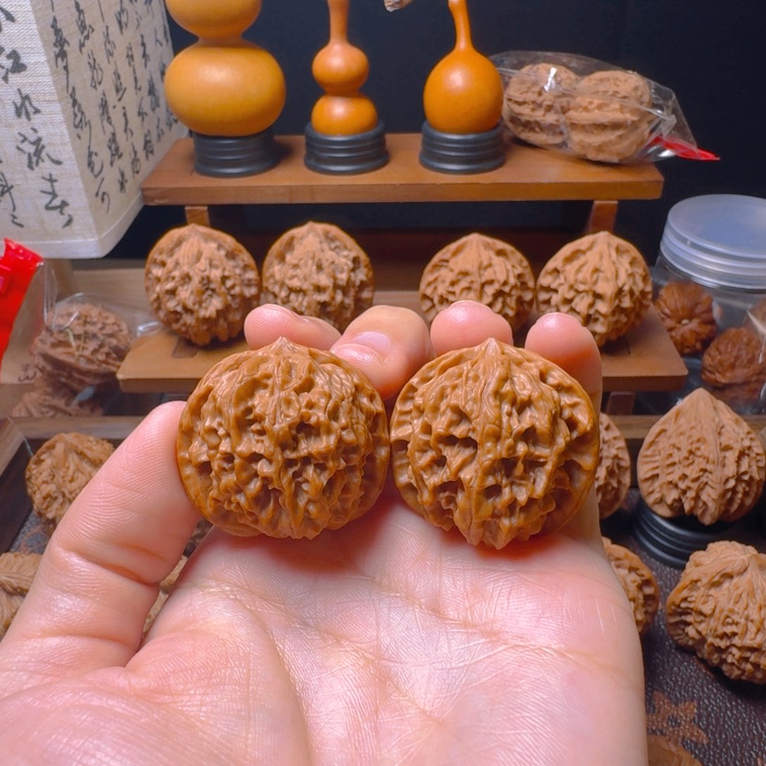 文玩核桃把件野三坡元宝