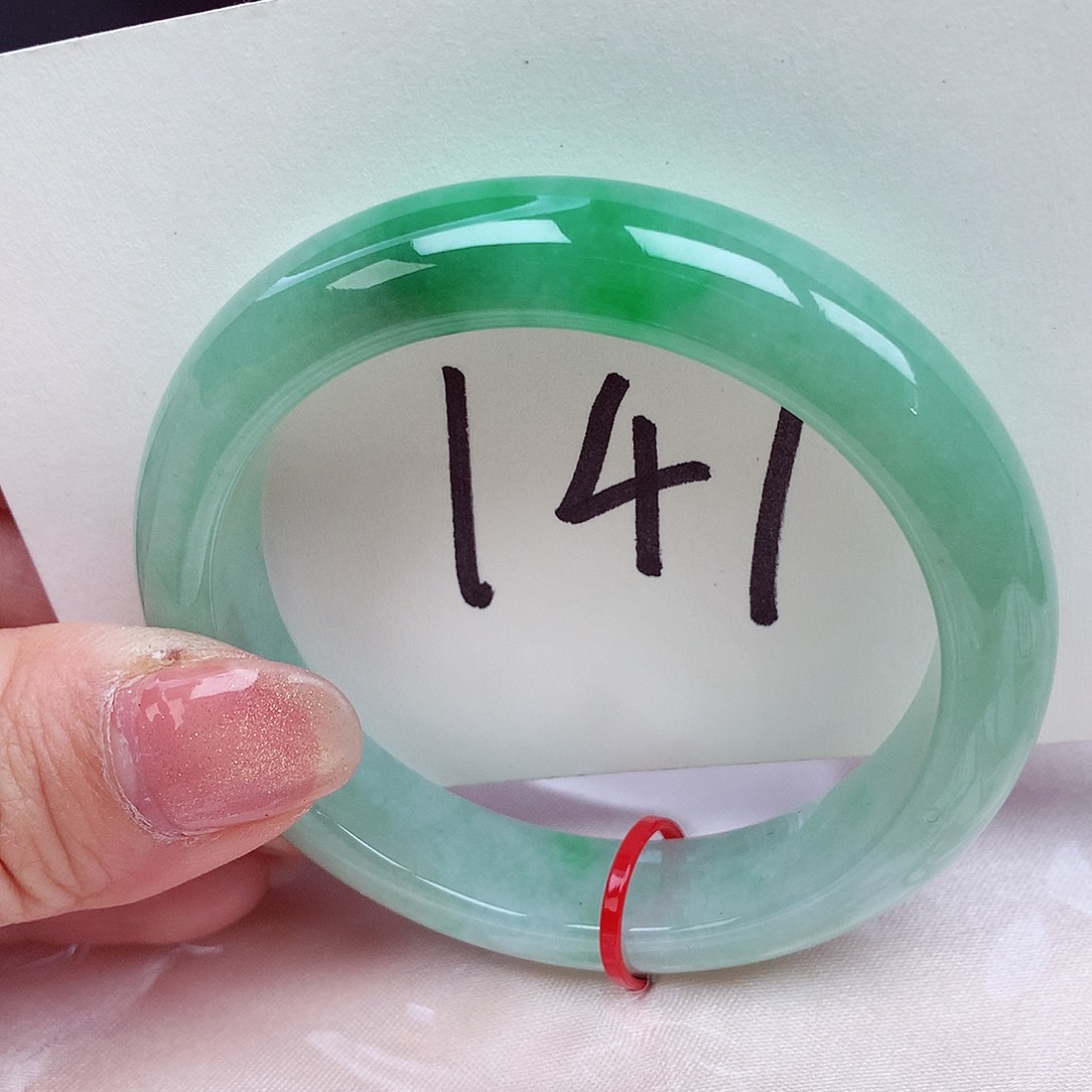 翡翠手镯未镶嵌翡翠