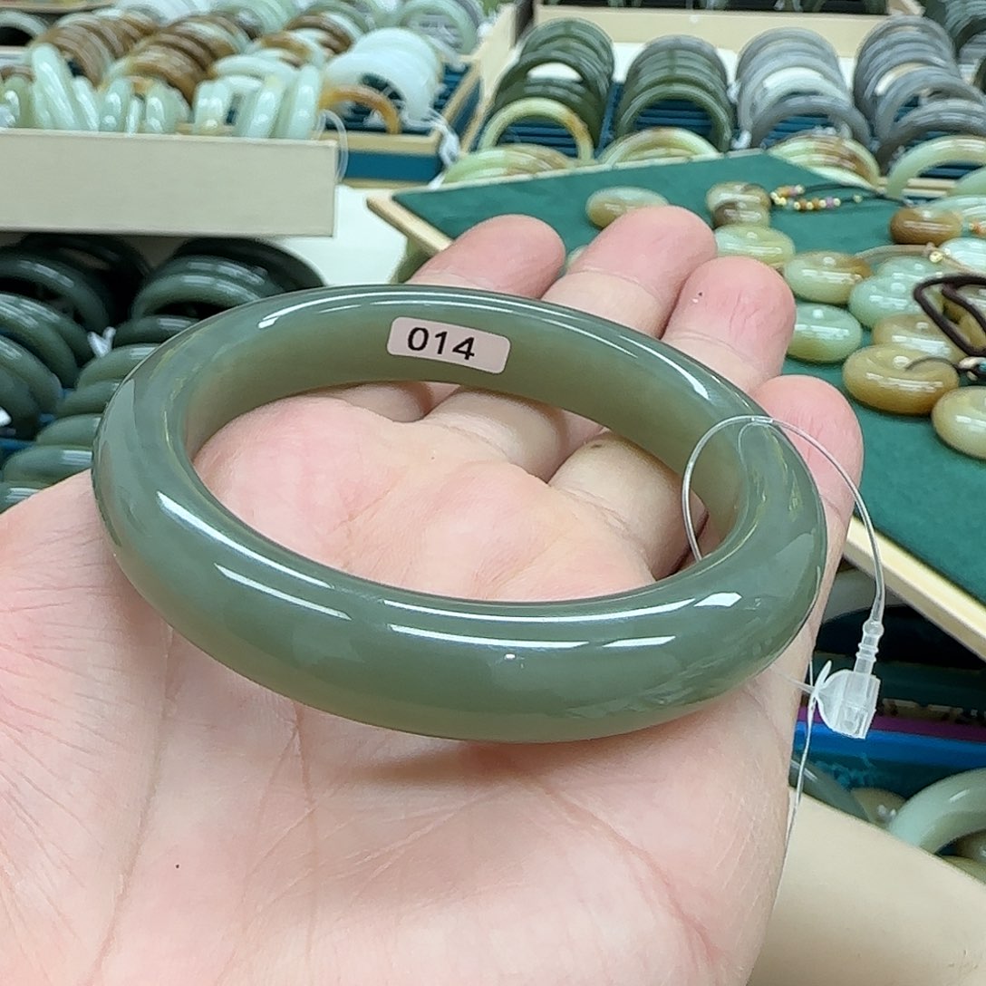 和田玉手镯未镶嵌晓*