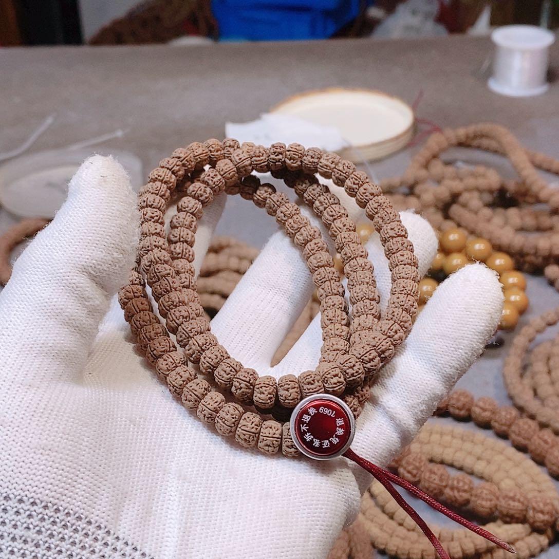 金刚菩提吊坠D****泣8左右古树铁籽