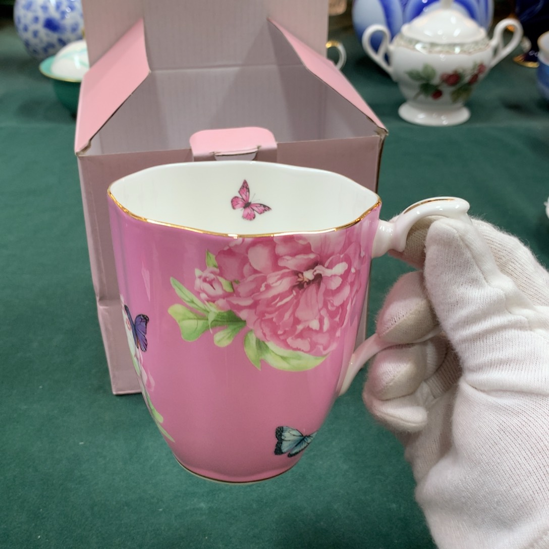 摆件全是大漂亮瓷器啊美美哒