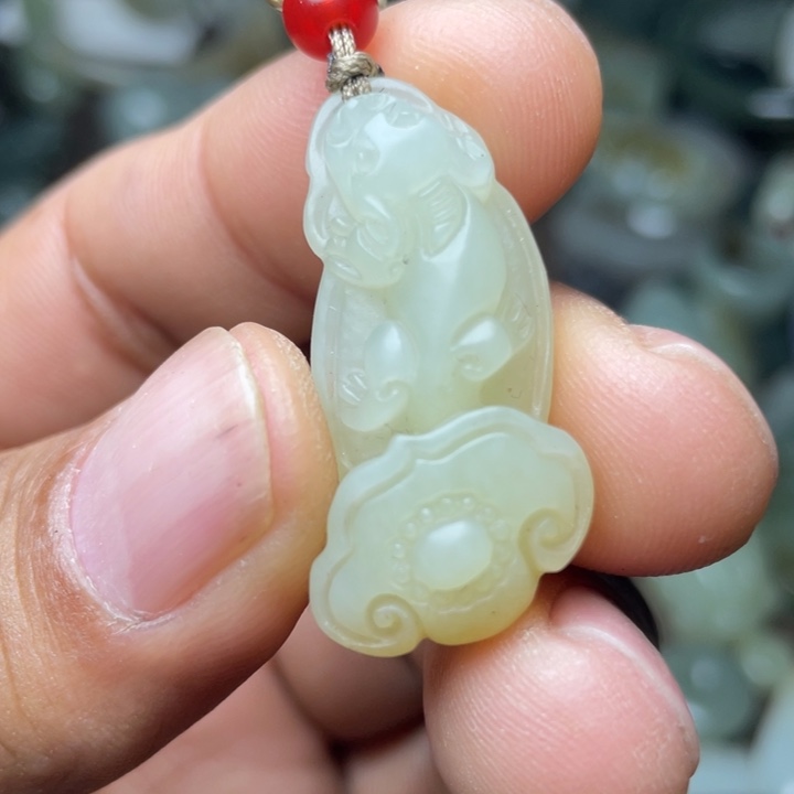 和田玉颈饰未镶嵌