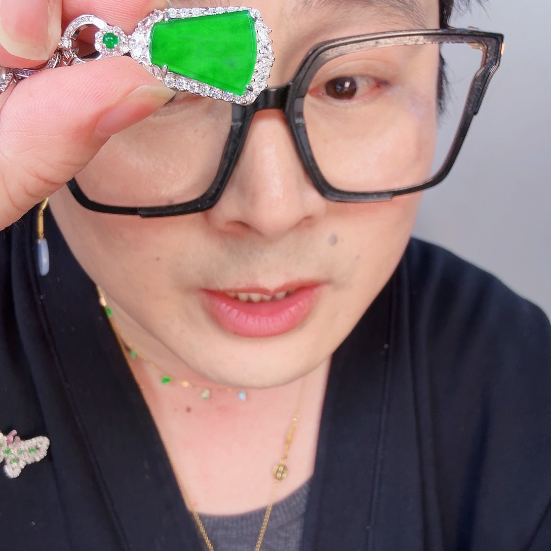 翡翠颈饰未镶嵌一套