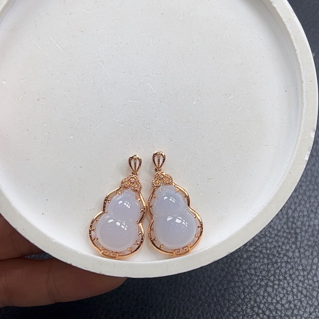翡翠颈饰18K金镶嵌葫芦