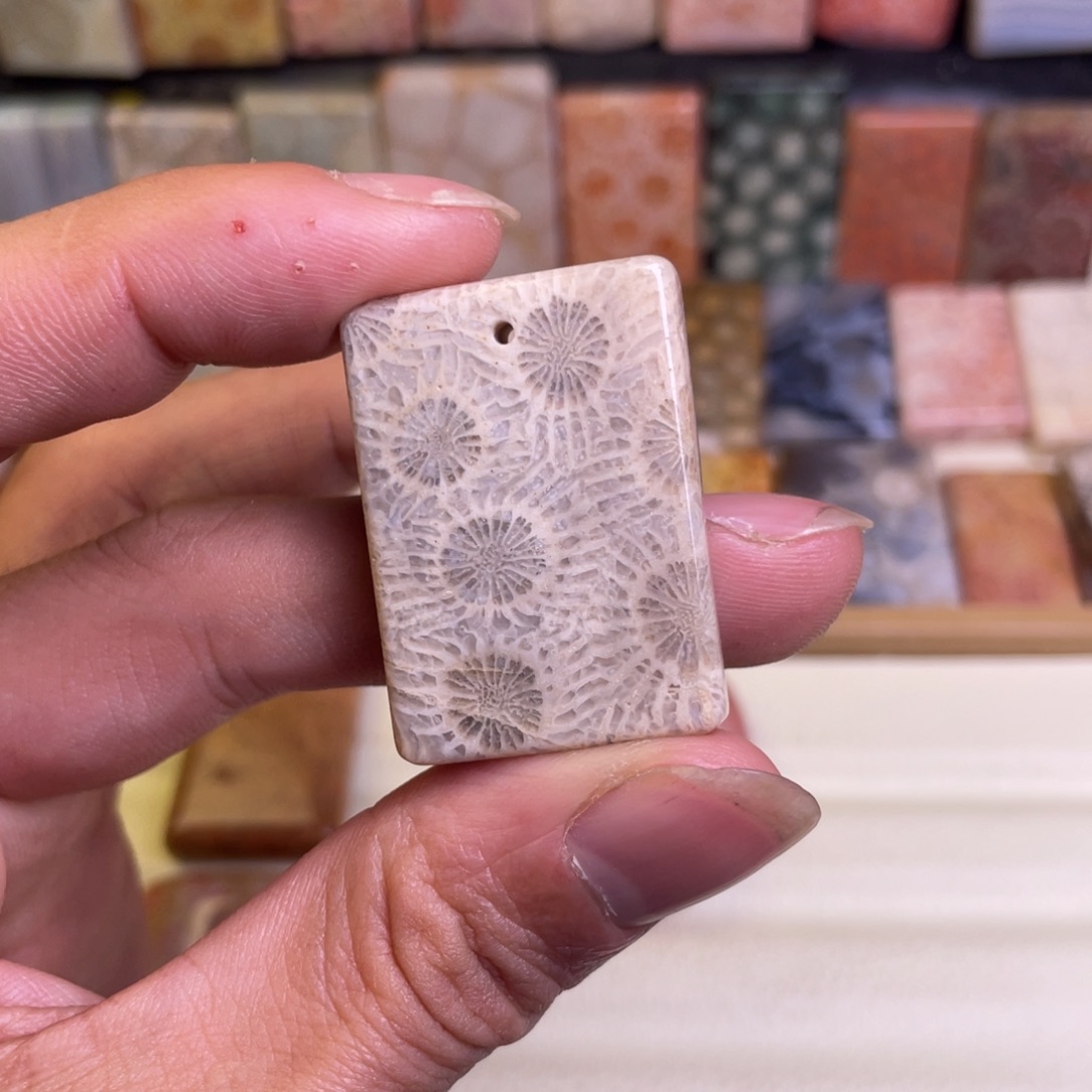 咖***咖硅化玉未镶嵌吊坠精品8