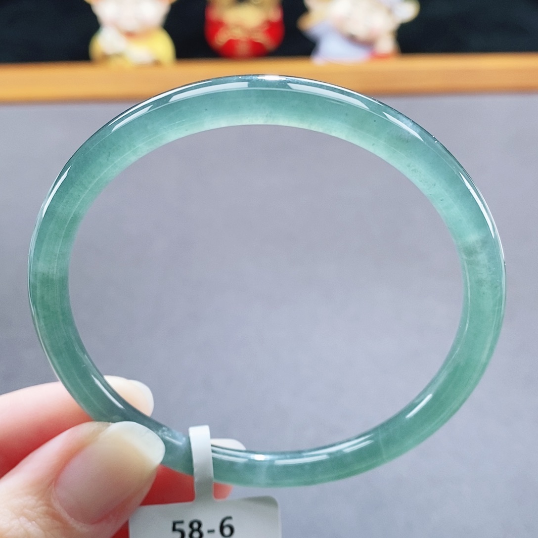 翡翠未镶嵌手镯93