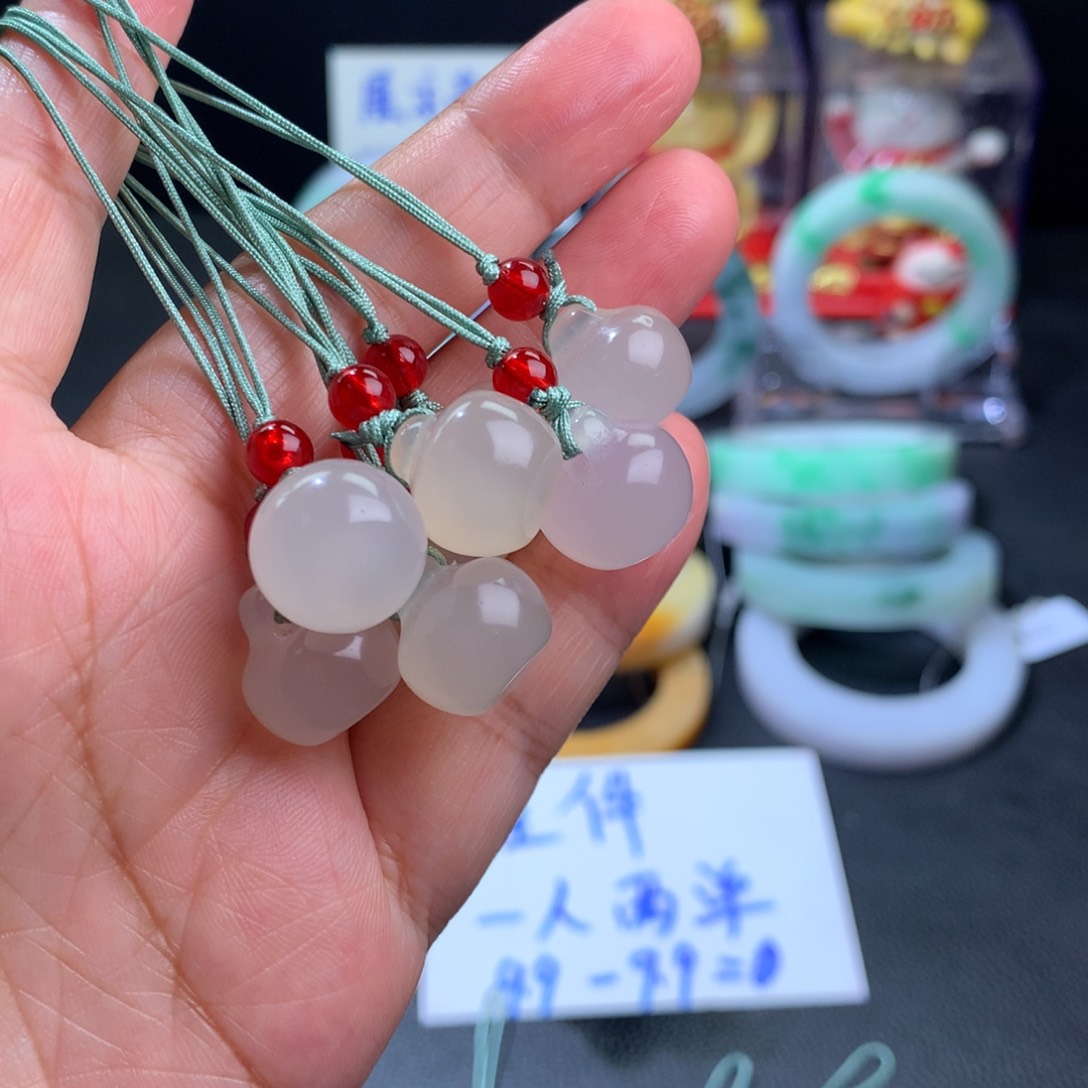 玛瑙/玉髓颈饰未镶嵌多样性化发一件