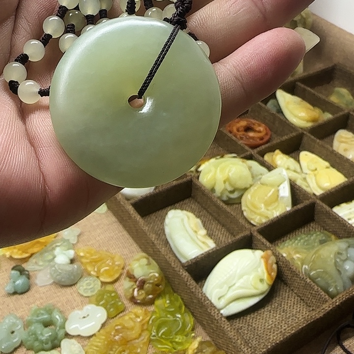 岫玉合金颈饰888888