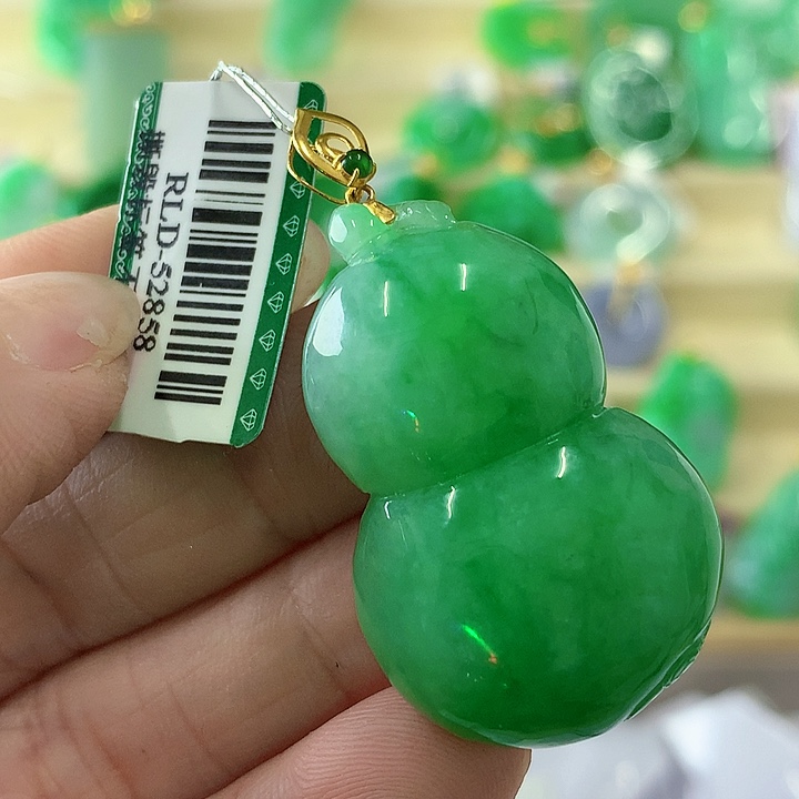 翡翠颈饰18K金镶嵌挂件