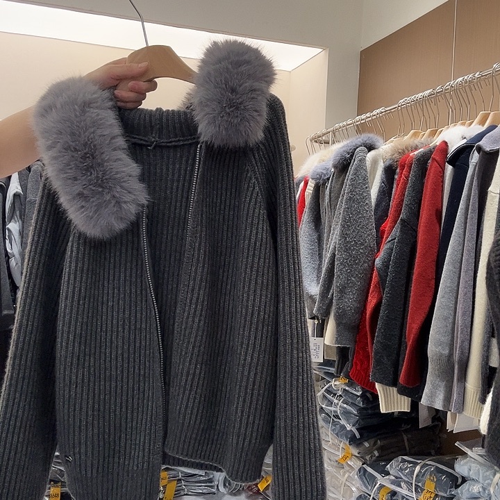 韩系爆款戴帽毛衣开衫