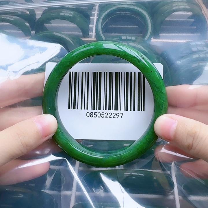 和田玉（碧玉）手镯未镶嵌61微瑕