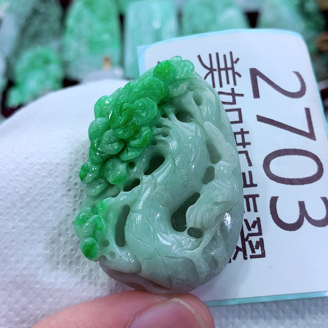 吊坠(不含链)未镶嵌翡翠