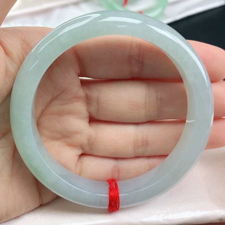 翡翠手镯未镶嵌冰葡萄肉58