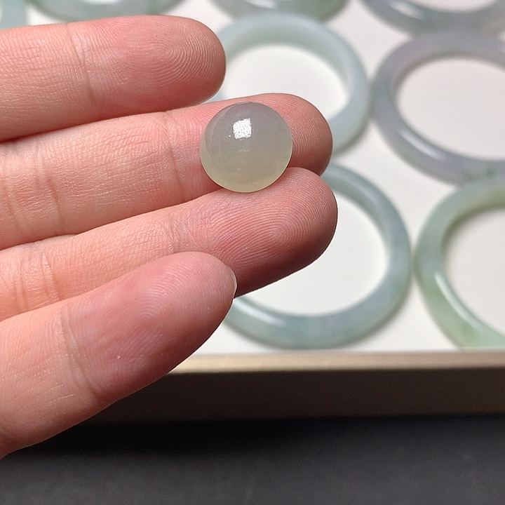 翡翠未镶嵌颈饰蛋面