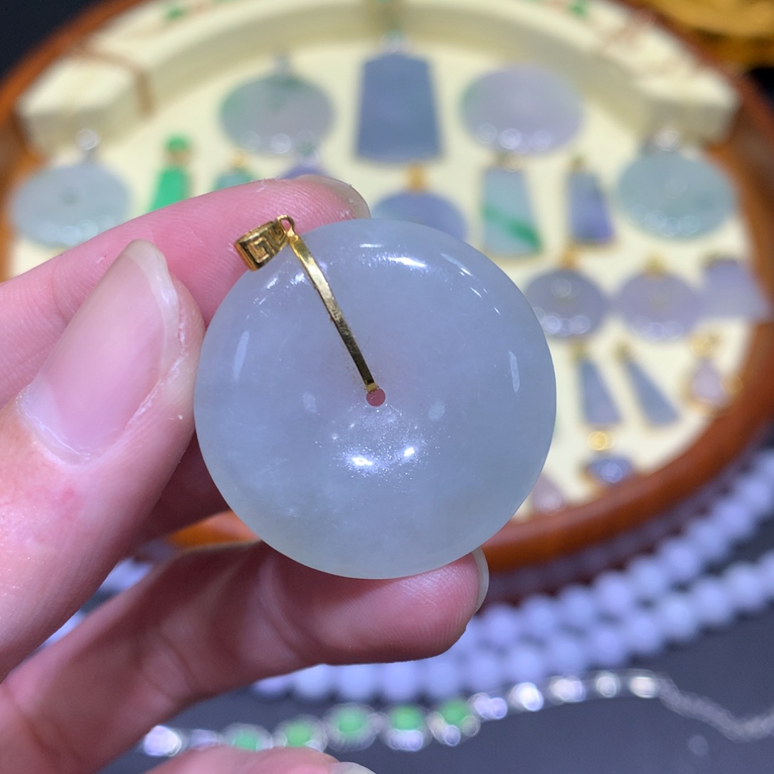 翡翠吊坠(不含链)18K金镶嵌