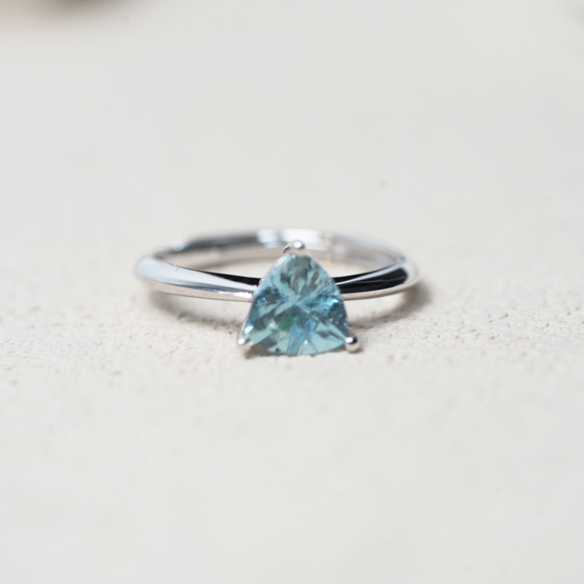 JSHLJ0904-海蓝宝戒指-三角切割（主石约：1ct）
