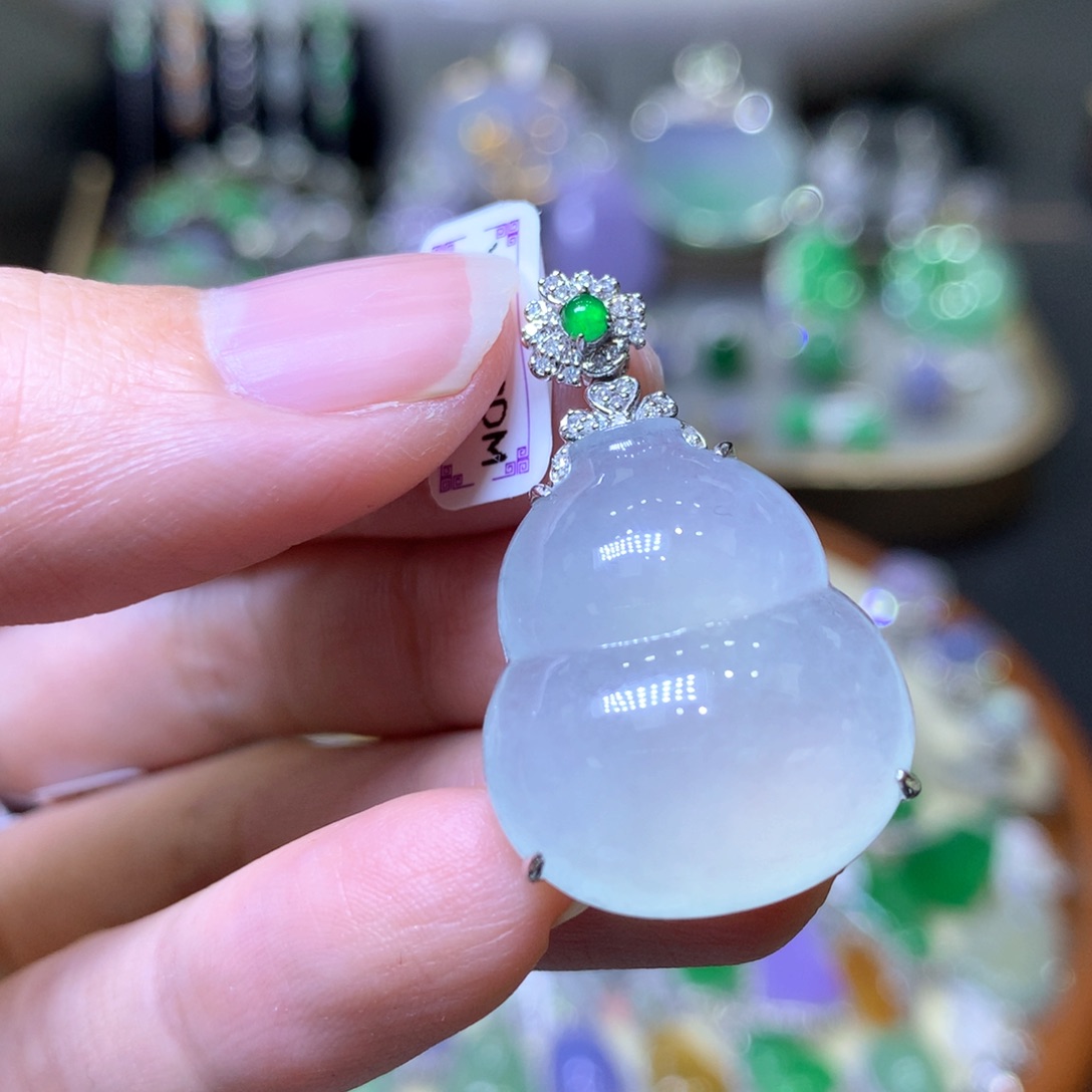 【闪购商品】翡翠颈饰18K金镶嵌翡翠吊坠项链