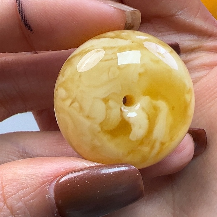 蜜蜡未镶嵌珠宝奇石