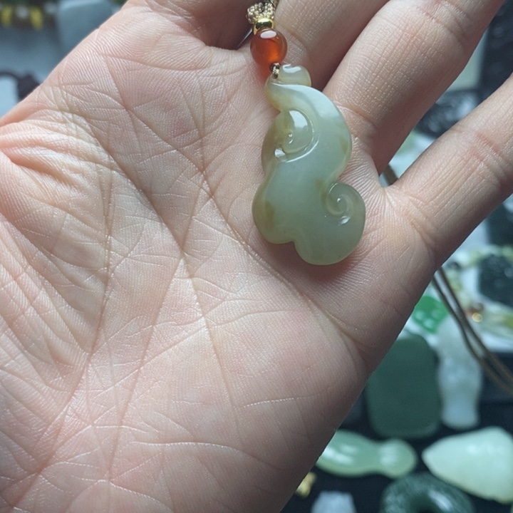 和田玉吊坠未镶嵌