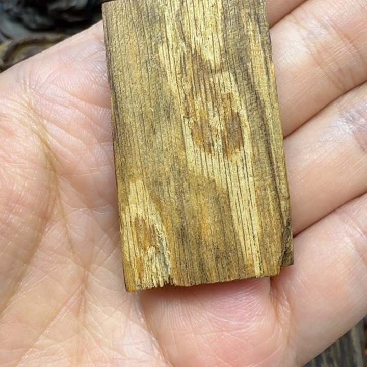 沉香吊坠馨安居沉香定制款