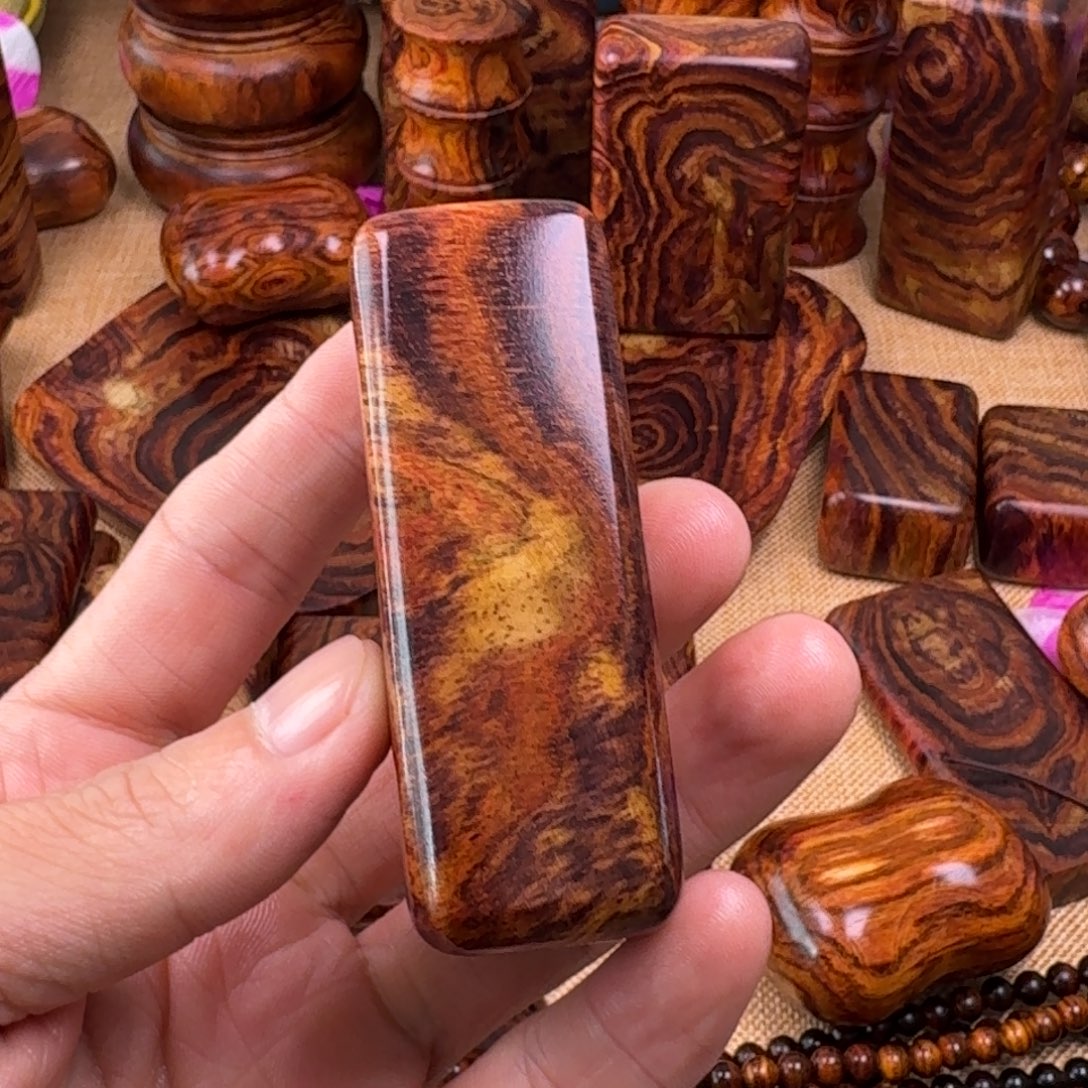 黄花梨/降香黄檀手把件