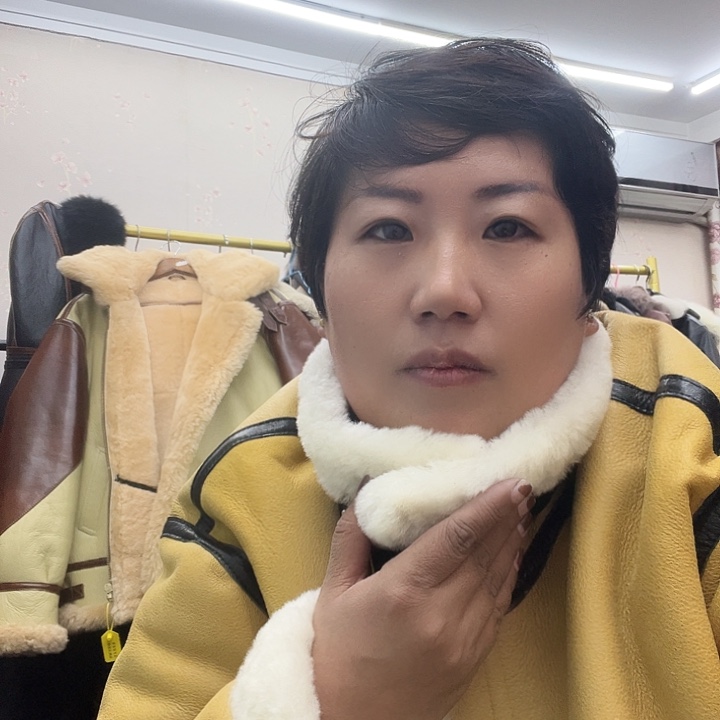 ?****子女士穿145斤皮毛一体