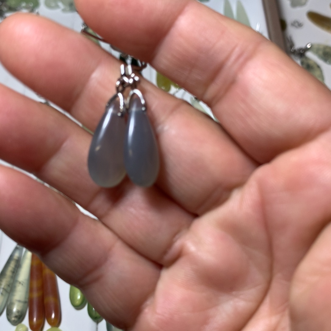 蛇纹石玉耳环未镶嵌