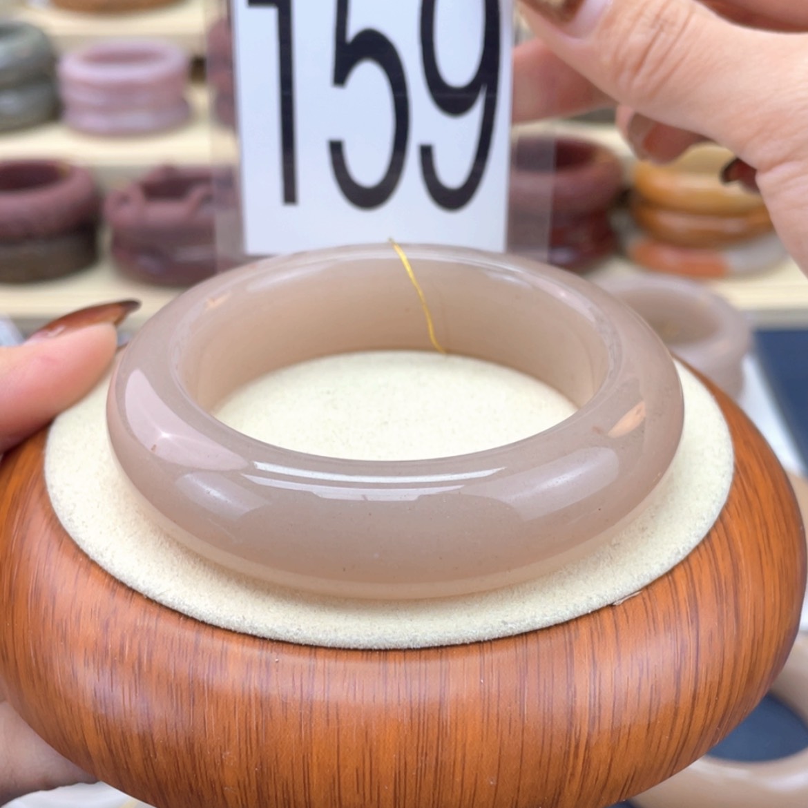 【闪购商品】石英质玉手镯未镶嵌
