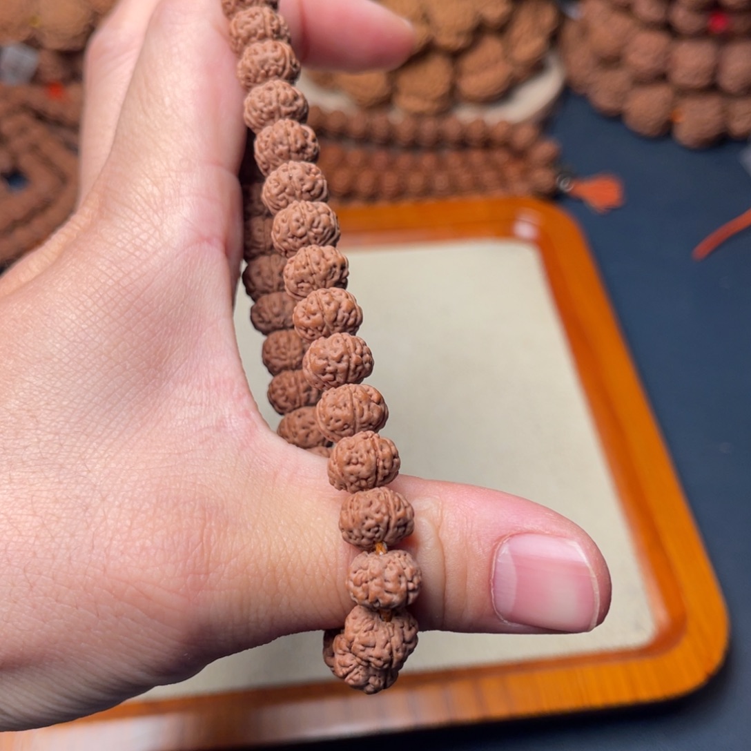 @***孟金刚菩提把件老树王手持