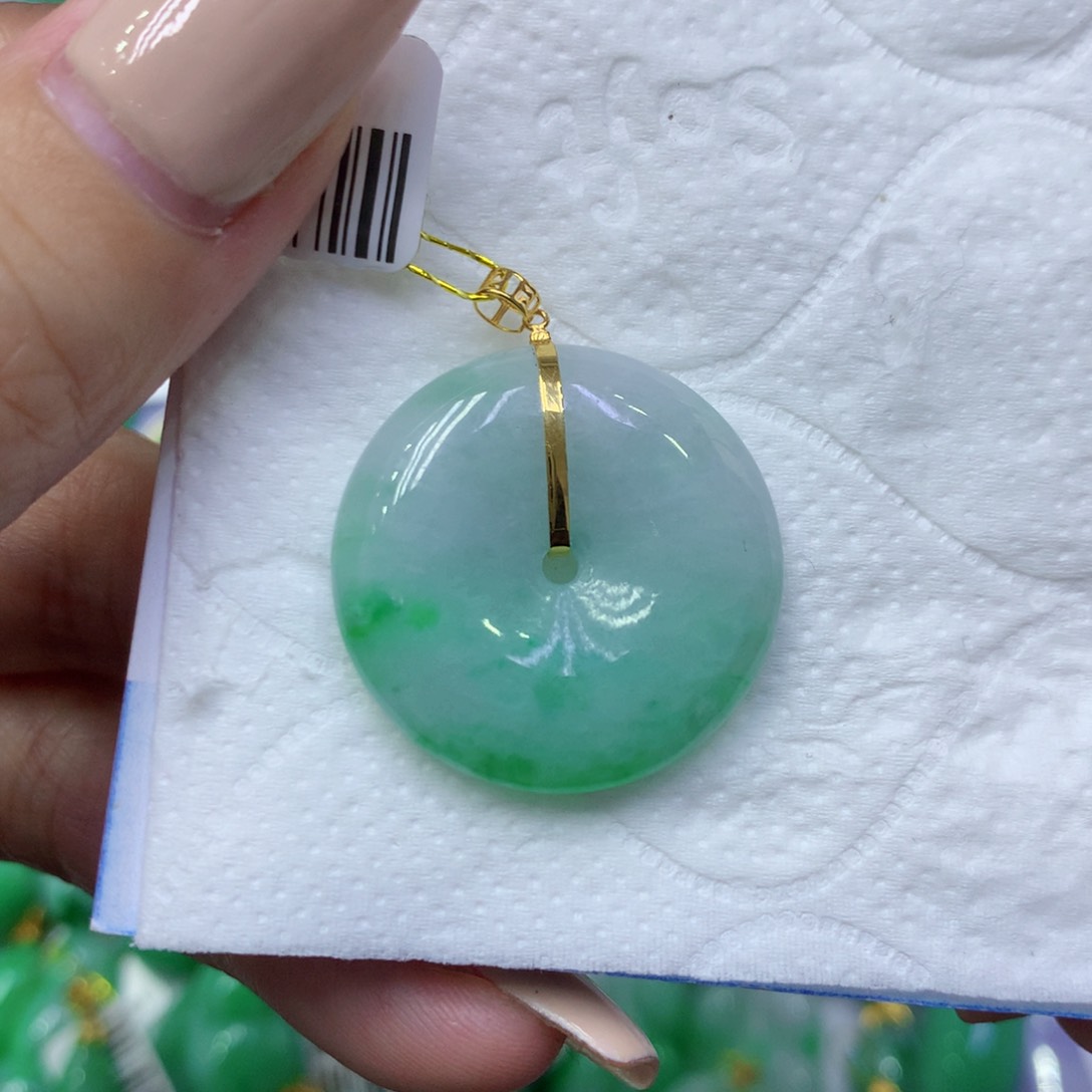 颈饰18K金镶嵌翡翠