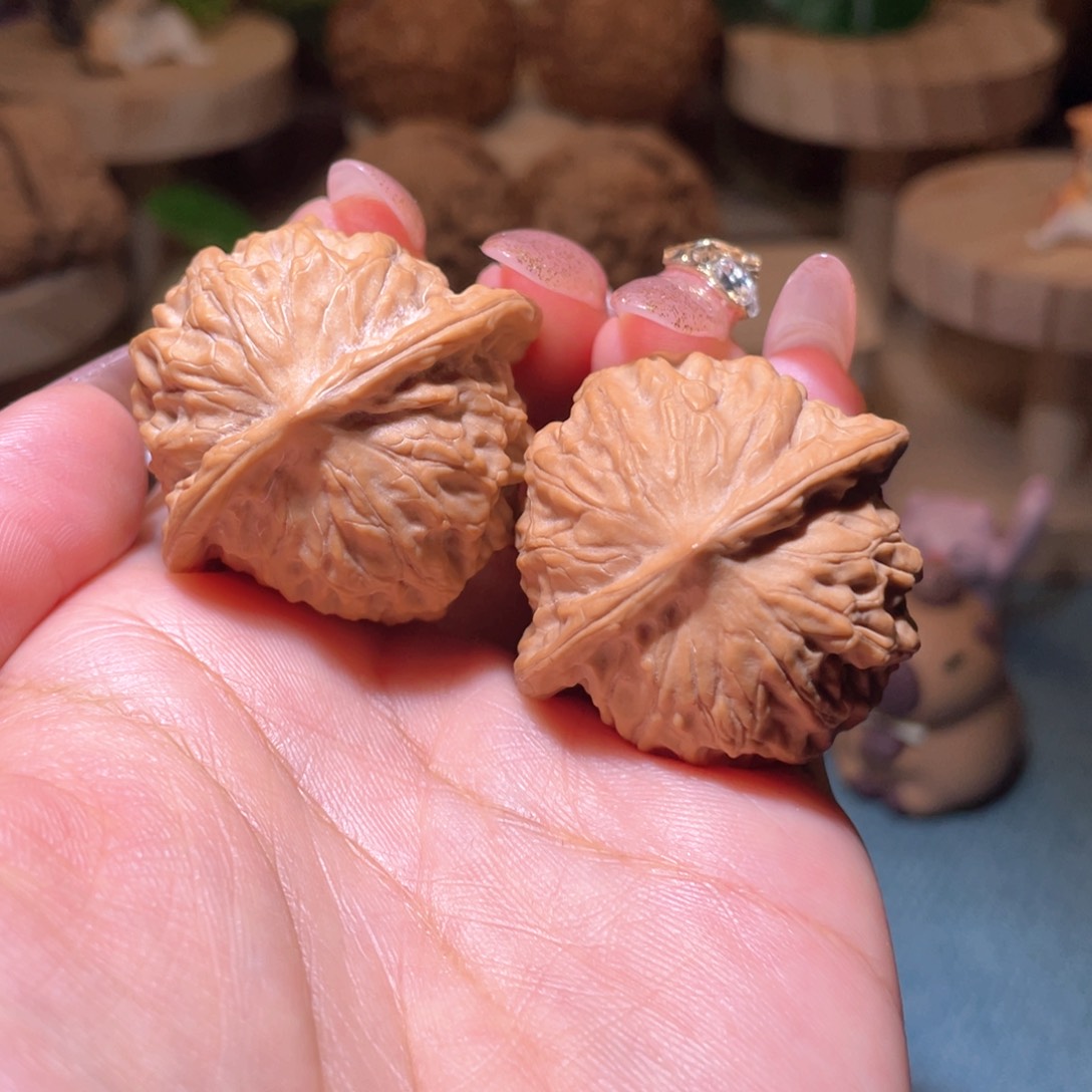 桃核把件38尺瓷娃娃