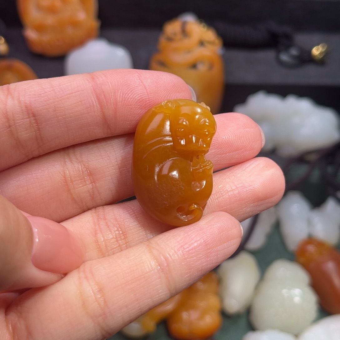 和田玉颈饰未镶嵌