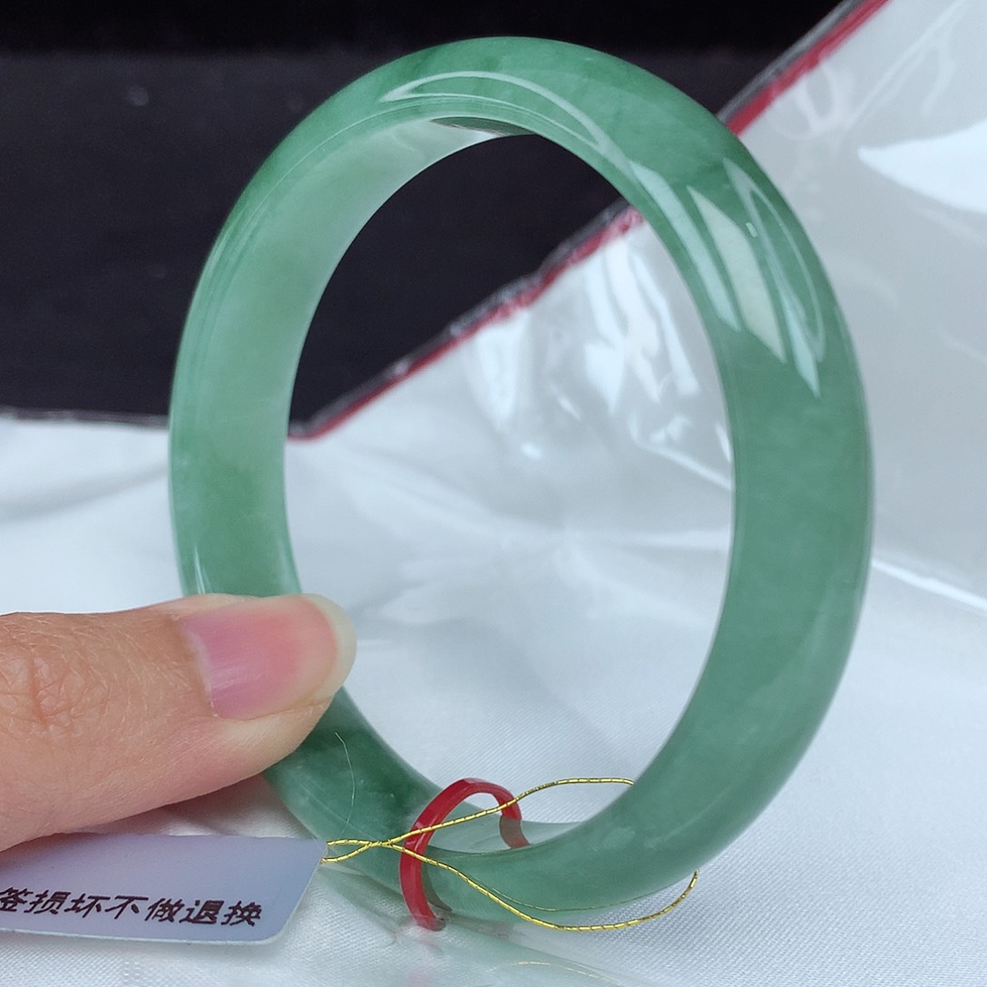 翡翠手镯未镶嵌60圈4122