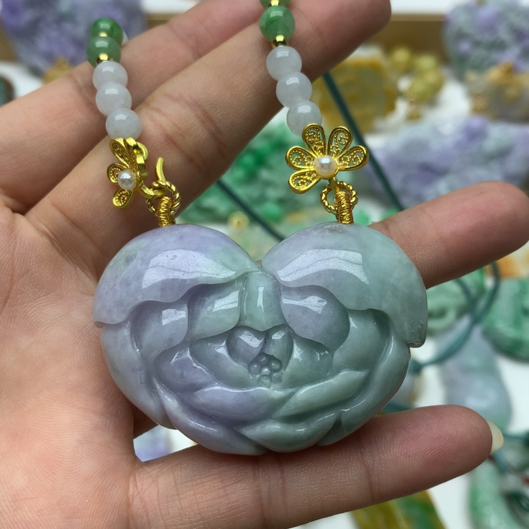 翡翠颈饰未镶嵌翡翠