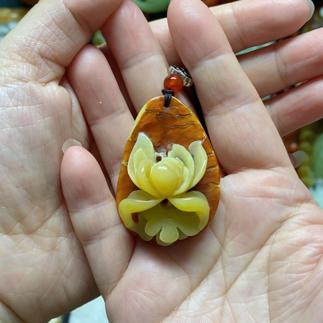 岫玉吊坠(赠链)未镶嵌