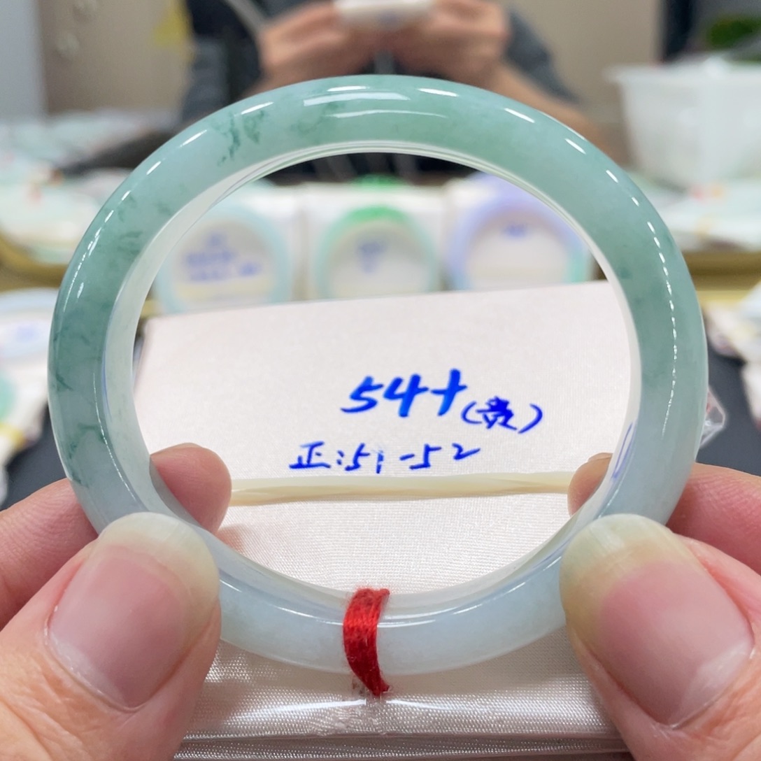 翡翠未镶嵌手镯翡翠手镯