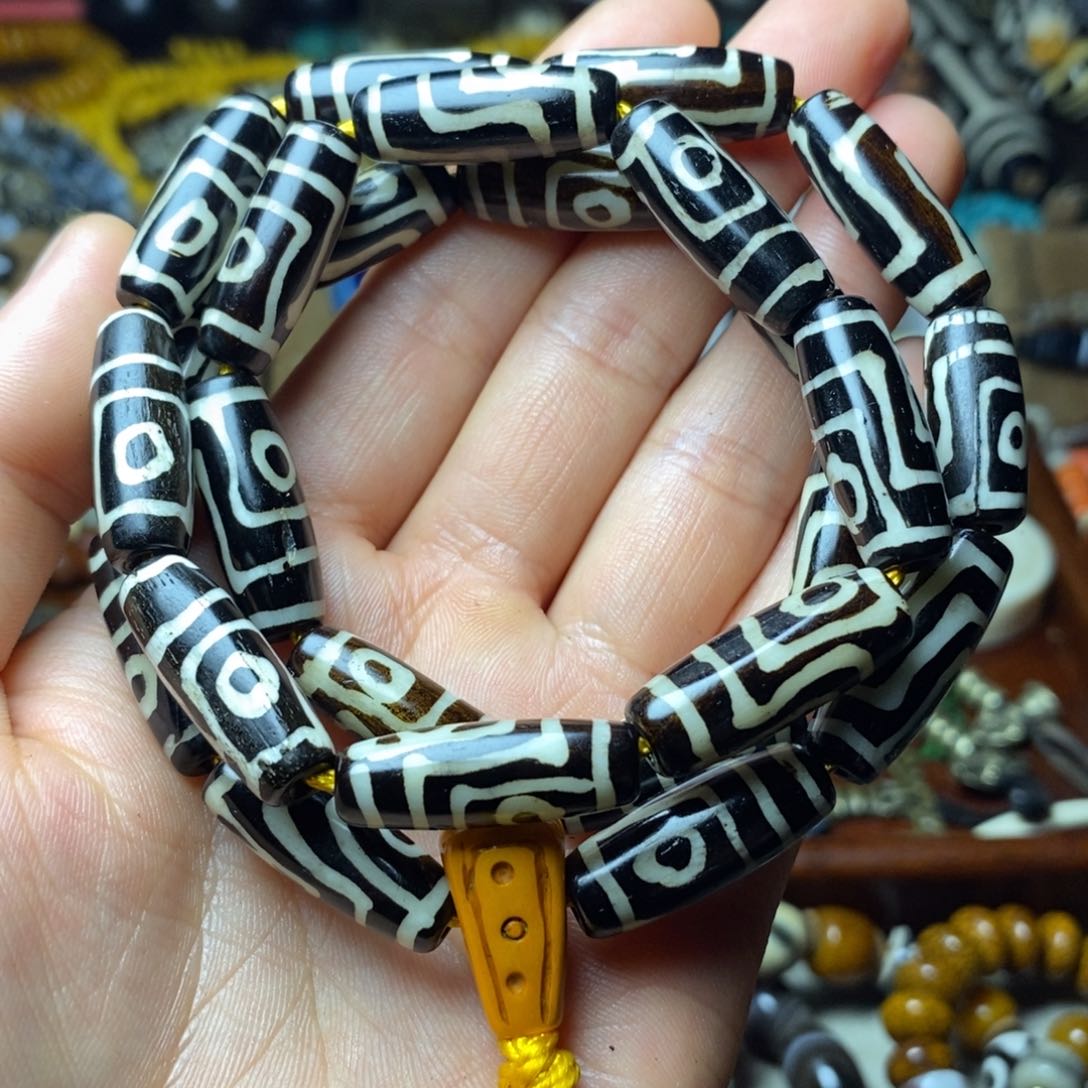 大叶紫檀（黑酸枝木类）