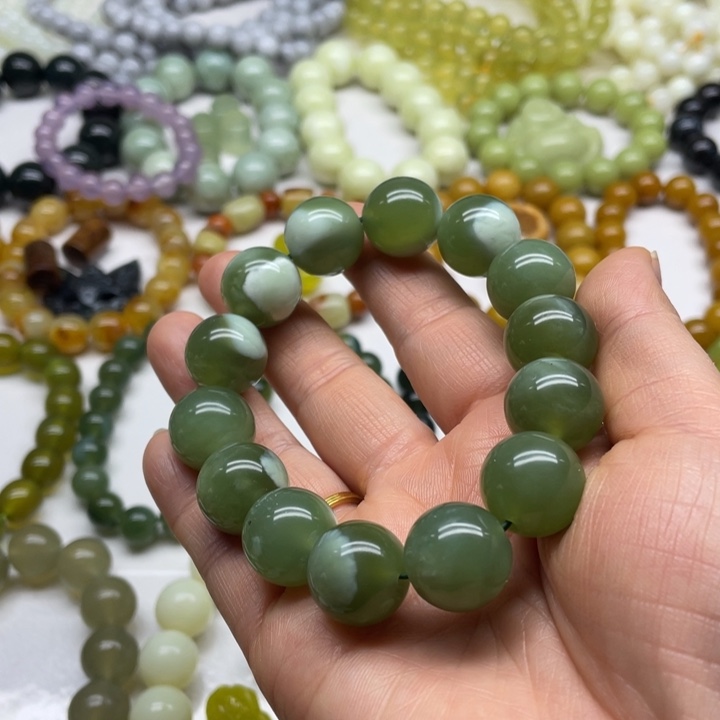 蛇纹石玉手串未镶嵌