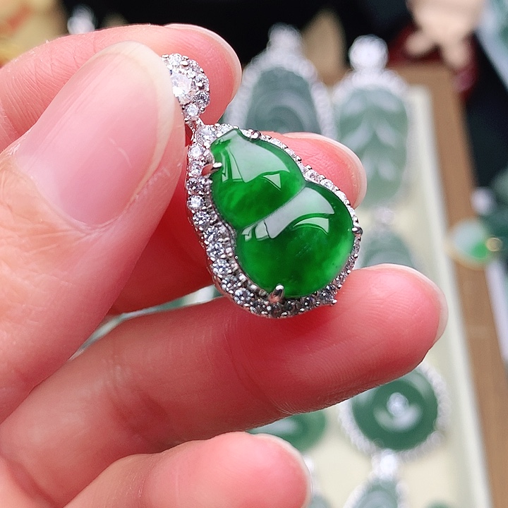 颈饰未镶嵌翡翠吊坠