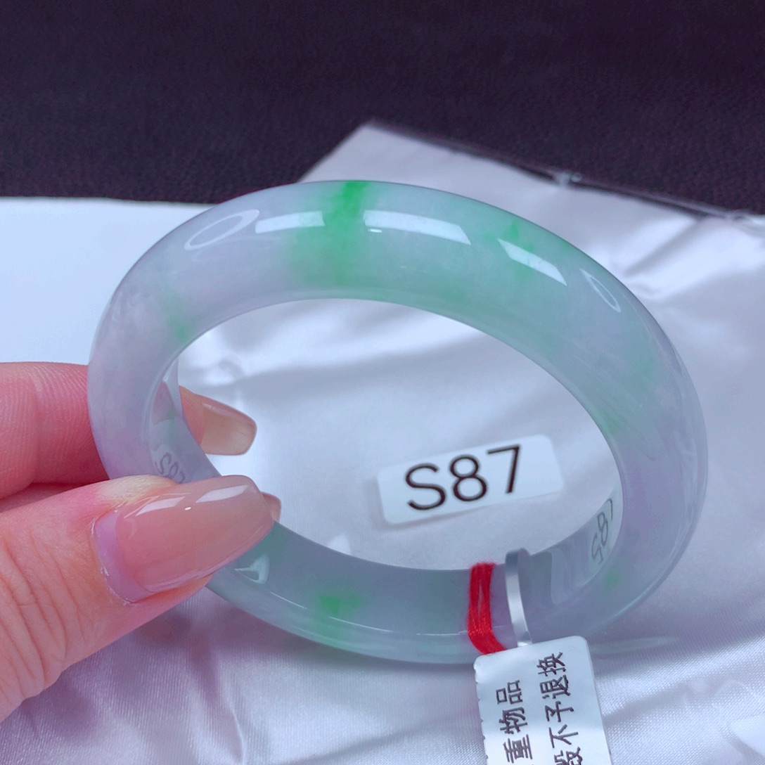 翡翠手镯未镶嵌手镯