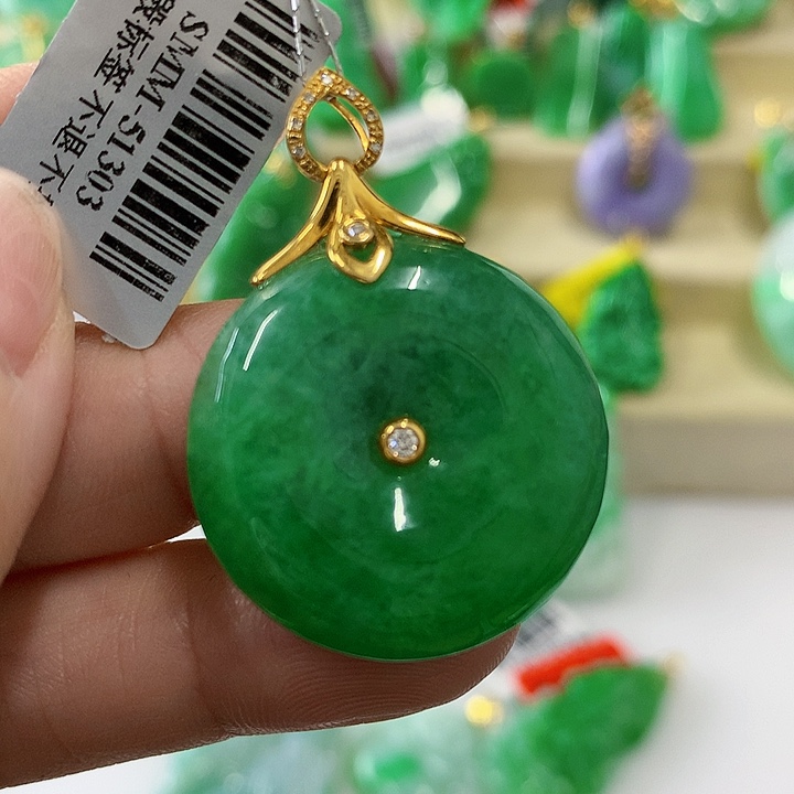 翡翠吊坠(不含链)18K金镶嵌挂件