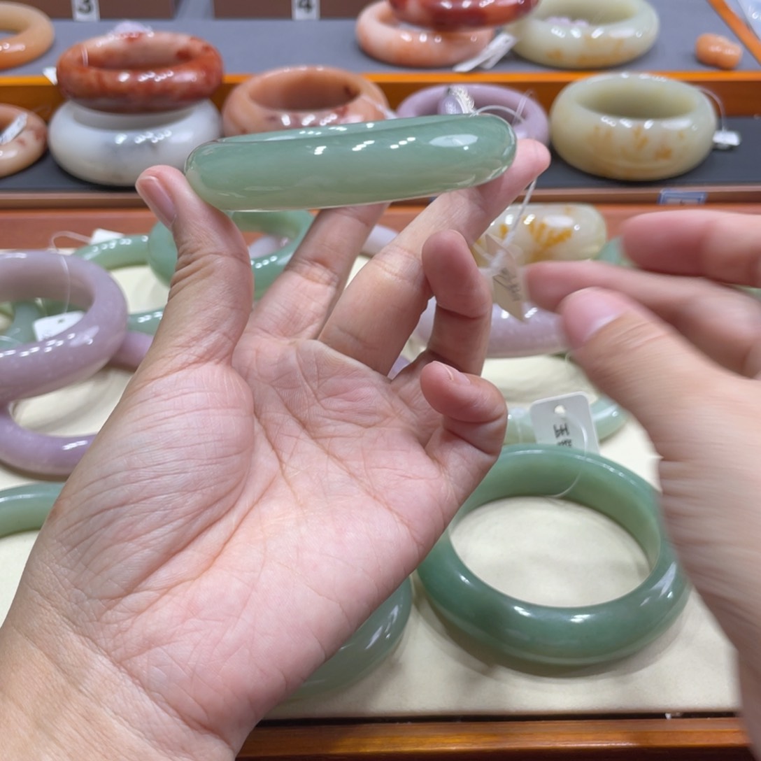 石英质玉手镯未镶嵌昱*