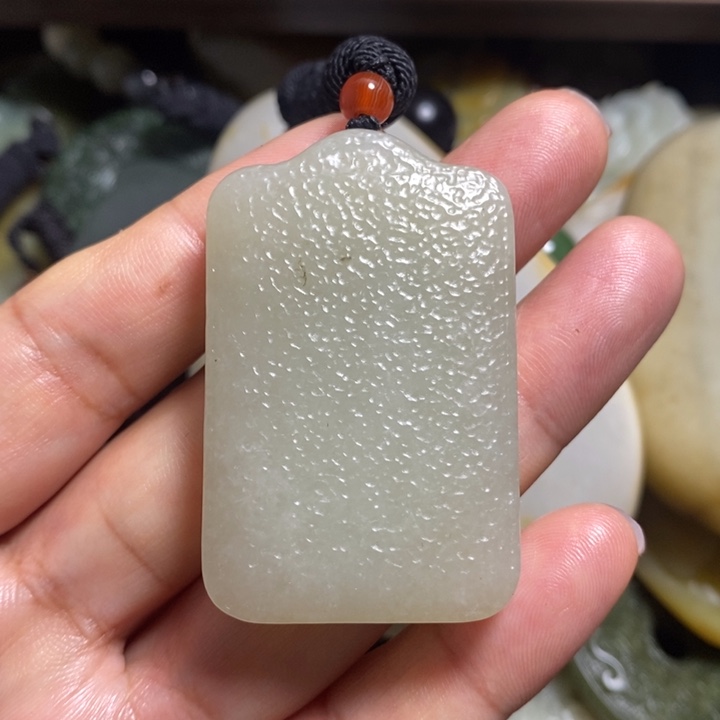 和田玉未镶嵌车挂